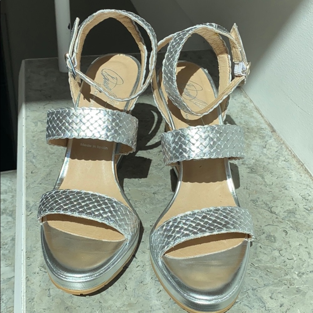 Donald Pliner sandals - Picture 16 of 16